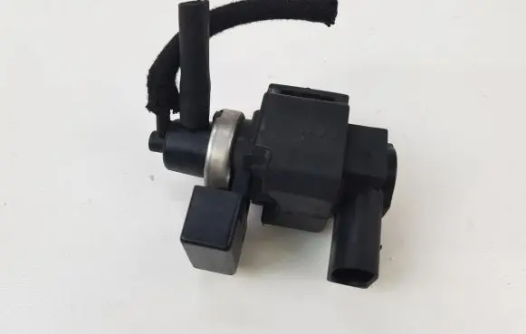 Audi A4 S4 B6 8E 8H Turbo solenoid valve 8E0906628 059906629A