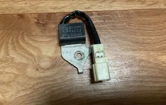 Toyota Avensis T250 Sensor 9008088002