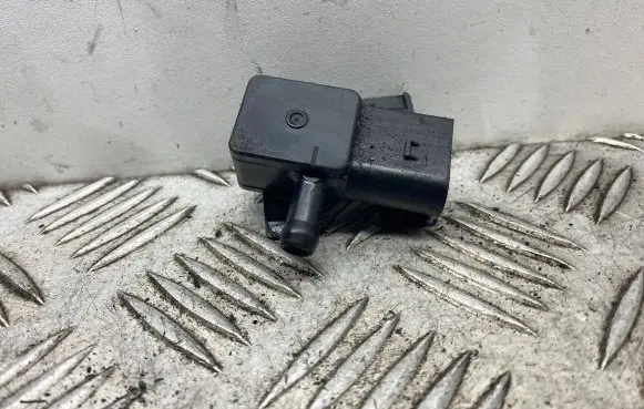 BMW 7 F01 F02 F03 F04 Exhaust gas pressure sensor 7805152