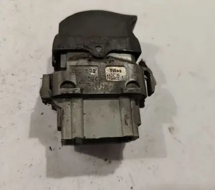 Renault Espace - Grand espace IV Electric window control switch 315027B