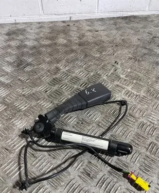 Middle seatbelt (rear)