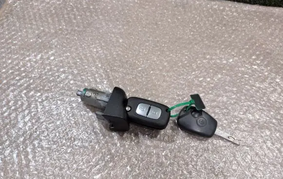 Renault Master III Ignition lock 8200766697