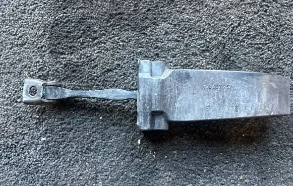 Skoda Superb B8 (3V) Front door check strap stopper 3V0837267