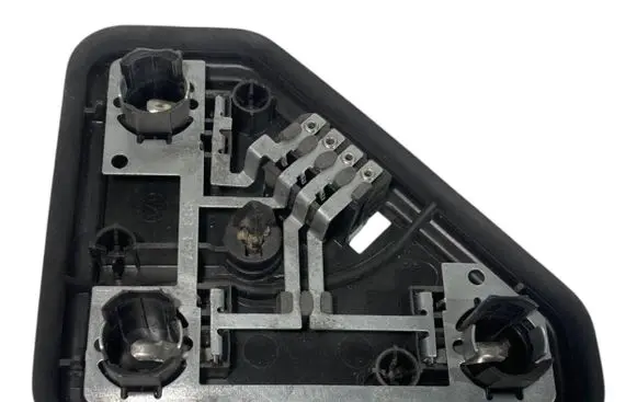 BMW 5 E39 Tail light bulb cover holder 8371325