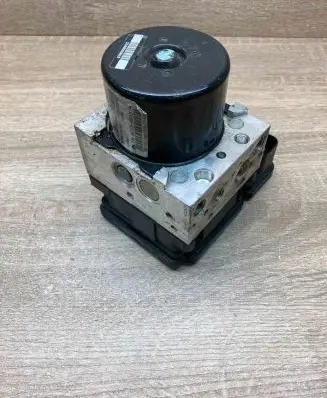 Volvo S60 ABS Pump 31329137 P31329137