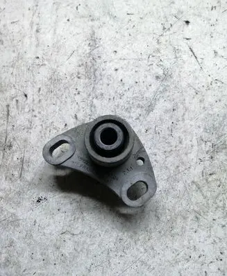 Volvo S60 Engine mount bracket 8666204 13541