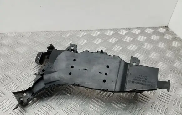 Volkswagen PASSAT B8 Other engine bay part 5Q0971879 5Q0971615L