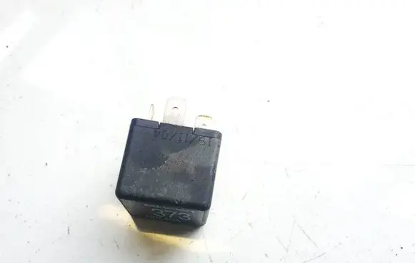 Volkswagen PASSAT B5.5 Other relay 8d0951253a 373