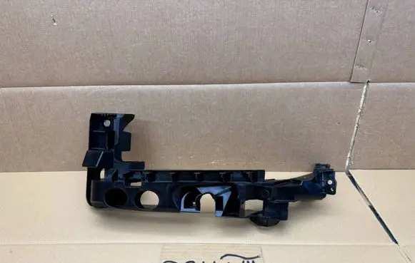 Audi RS3 8PA Headlight/headlamp mounting bracket 8P0805607A
