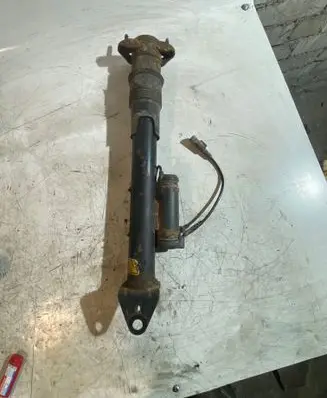 Mercedes-Benz ML W164 Rear shock absorber/damper A1645406710