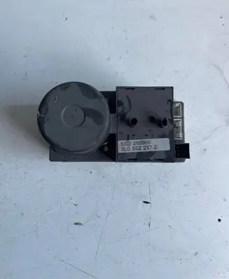 Audi A6 S6 C4 4A Central locking motor 8L0862257E 1002260996