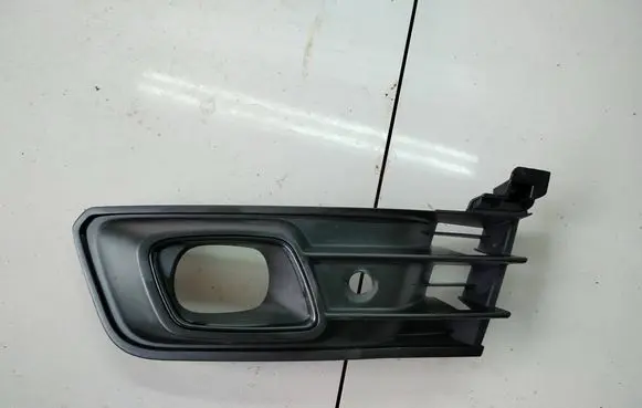 Renault Captur II Front fog light trim/grill 261A35462R