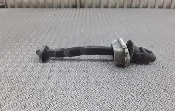 Skoda Octavia Mk2 (1Z) Front door check strap stopper