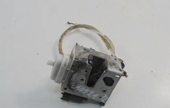 Audi A4 S4 B5 8D Front door lock 8D1837015F