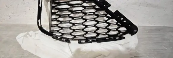 BMW 8 E31 Front bumper lower grill 51118074784