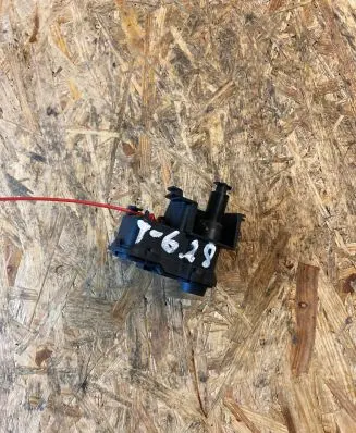 Audi A5 8T 8F Fuel tank cap lock motor 8K0862153H