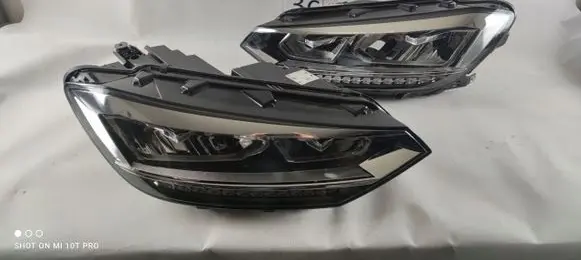 Volkswagen Touran III Headlights/headlamps set 