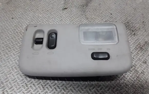 Nissan X-Trail T30 Front seat light