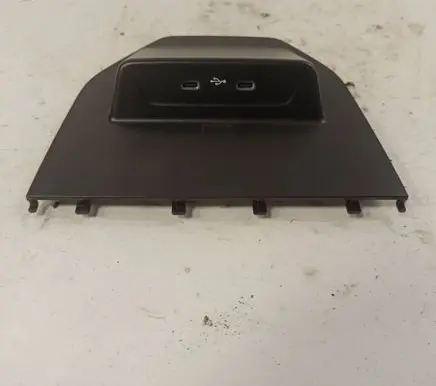 Skoda Fabia Mk4 (6VA) USB socket connector 657035736A
