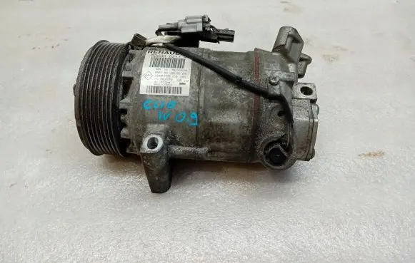 Renault Clio IV Air conditioning (A/C) compressor (pump) 926000217R