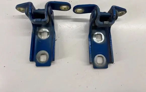Chevrolet Camaro Front door hinges set P16016 P15349