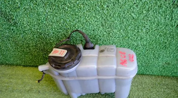 Audi A6 S6 C8 4K Coolant expansion tank/reservoir 