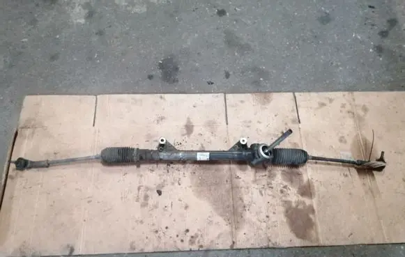 Renault Clio III Steering rack 8200124407 8200124407B