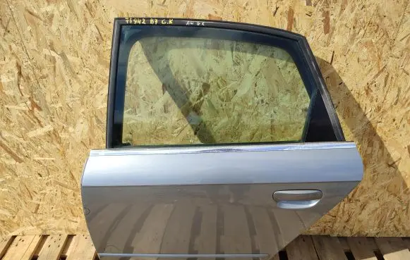 Audi A4 S4 B7 8E 8H Rear door