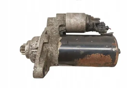 Volkswagen Polo IV 9N3 Starter motor 