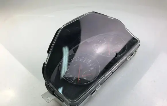 Speedometer (instrument cluster)