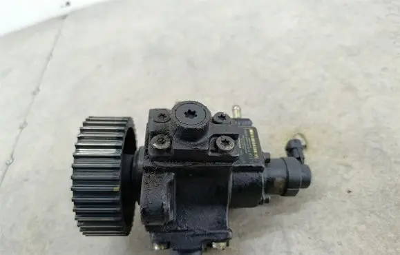 Alfa Romeo 159 Fuel injection high pressure pump 0055193840