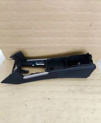 Mercedes-Benz E W212 Armrest A2126801650 25112010 DBE136102