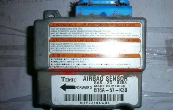 Mazda 323 Airbag control unit/module B16A57K30 8268
