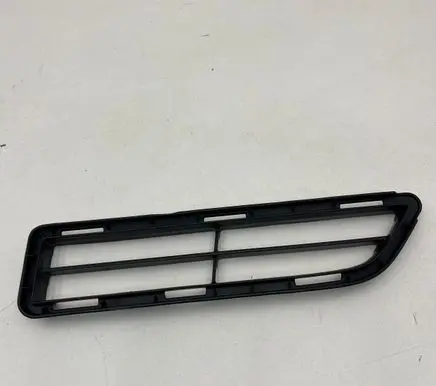 Toyota Hilux (AN120, AN130) Front bumper lower grill 531120K360