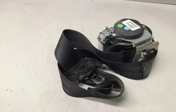 Volkswagen Jetta V Front seatbelt 1K4857706AD