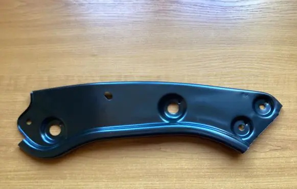 Volkswagen Touran II Radiator support slam panel bracket 1T0805931