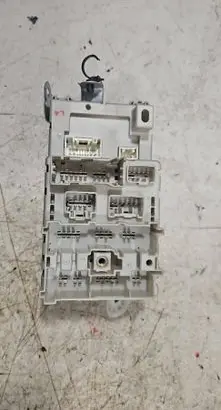 Mercedes-Benz E W212 Fuse module 8273342080 3C270567