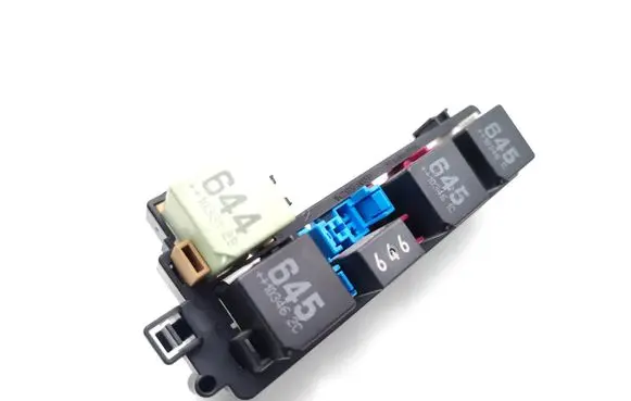 Volkswagen Golf VI Fuse box set 1K2937503B