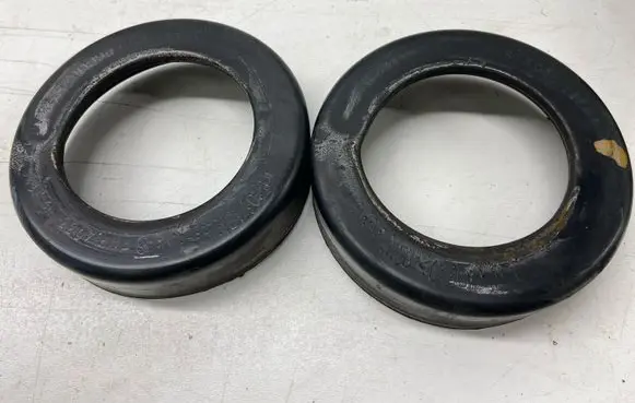 Mercedes-Benz S W126 Front coil spring rubber mount 1263210784 A1263210784