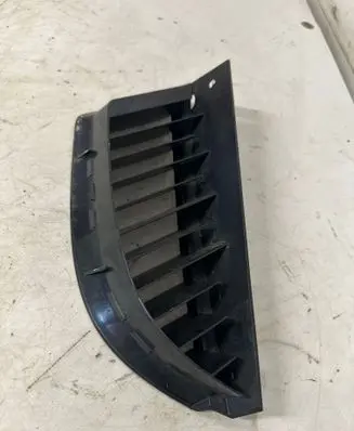 Mitsubishi Colt Front bumper upper radiator grill 127774