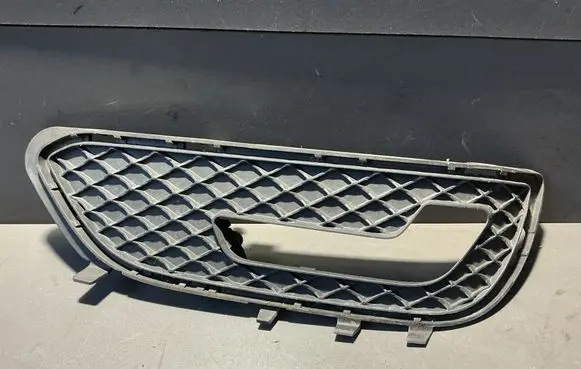 Mercedes-Benz E W212 Front fog light trim/grill a2128851423