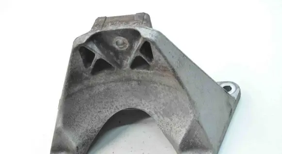 BMW 5 E60 E61 Gearbox mounting bracket 6761107