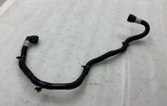 Tesla Model Y Electric car engine cooling hoses/pipes 107758500E