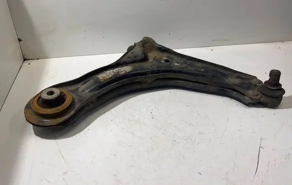 Mercedes-Benz Vito Viano W638 Front lower control arm/wishbone A6383300010 90510051