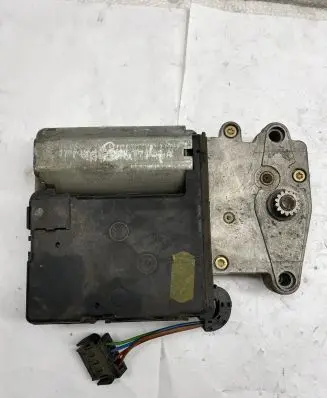 Audi 80 90 S2 B4 Sunroof motor/actuator 715696715