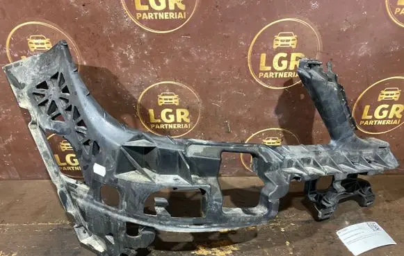 Mercedes-Benz C W204 Front bumper mounting bracket A2048850865
