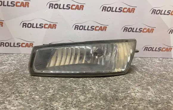 Toyota Avensis Verso Front fog light 11477978