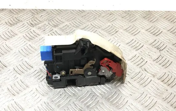 Volkswagen Jetta V Front door lock
