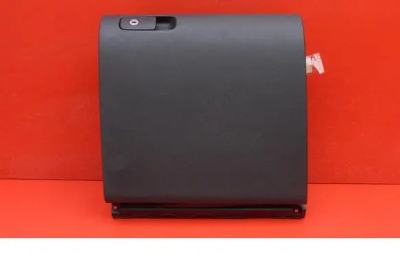 Volkswagen Golf V Glove box 