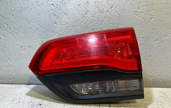 Jeep Grand Cherokee Tailgate rear/tail lights 68110046AB